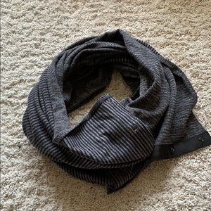 Lululemon Vinyasa scarf